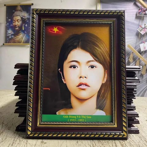 Khung Tranh Anh Hùng VÕ THỊ SÁU - có khung  có hoả tốc 3 CỠ