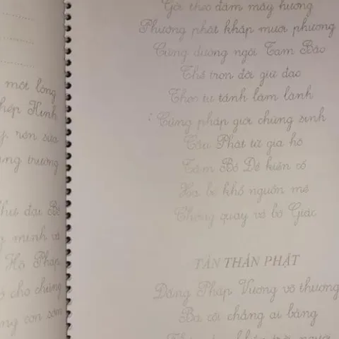 Vở chép KINH A DI ĐÀ chữ mờ A4  tặng kèm viết