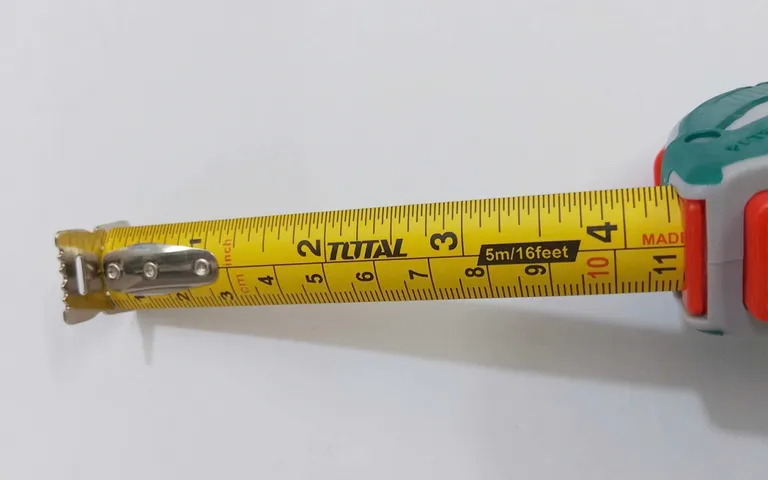 THƯỚC CUỘN THÉP TOTAL TMT126051 5M X 19MM – NHỎ GỌN, DỄ DÙNG