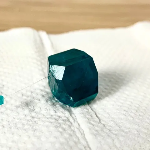 Bộ Nuôi Đơn Tinh Thể Ngọc Lục Bảo Crystella - Trải Nghiệm khám phá STEM Độc Đáo Với Tinh Thể Xanh Niken Hoàn Hảo tại nhà