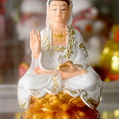 Tượng Ngài Quan Thế Âm bồ tát vẽ màu trắng cao 12cm 840541