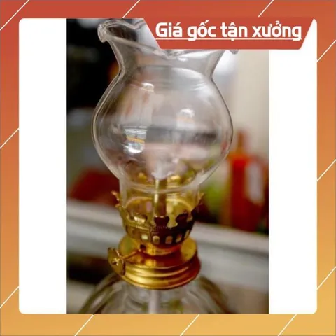 1 cái đèn dầu thủy tinh tròn có hoả tốc 840601