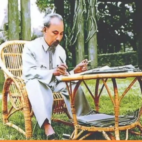 Tranh Bác Hồ - Bác Giáp ( có khung )19cm*25cm và 28*38cm và 38*48cm cực đẹp