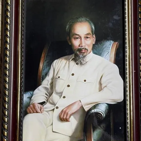 Tranh Bác Hồ ( có Khung ) , KT 19*25, 28*38, 38*48cm.  CÓ HOẢ TỐC
