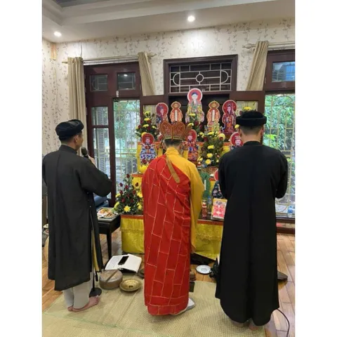 COMBO 16 BỨC TRANH BÀY ĐÀN CÚNG  ÉP PLATIC  CAO 40CM 840803