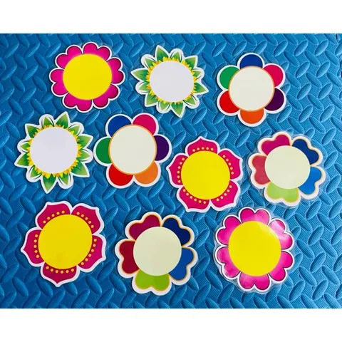 Sét 10 Hoa in màu ép plastic 9-10cm viết số, dấu..