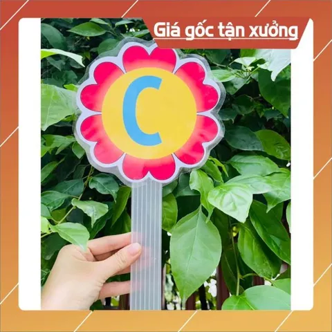 Thẻ hoa cán nhựa làm chữ theo yêu cầu có hoả tốc