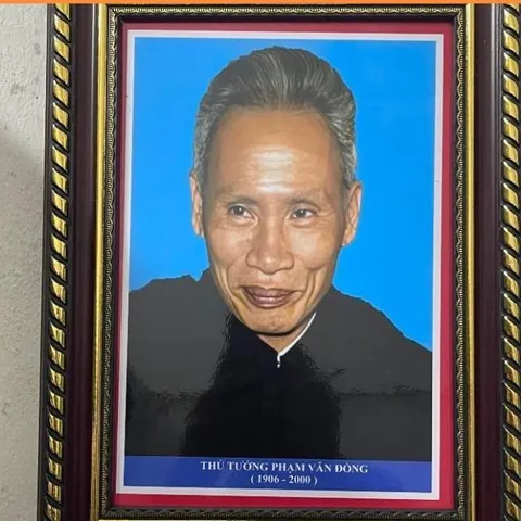 Tranh bác Phạm Văn Đồng, Đã đóng khung, KT 15*21, 21*30, 30*40cm  CÓ HOẢ TỐC 841503