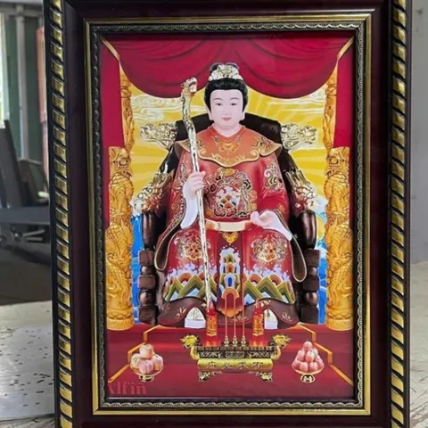 Tranh BÀ CỐ HỶ ( có khung ) Nhiều kích thước to nhỏ cực đẹp 841509