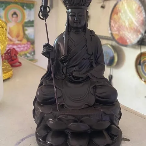 Tặng vòng tay, Tôn Tượng Địa Tạng Vương Bồ Tát cao 17 cm màu nâu đất 841725