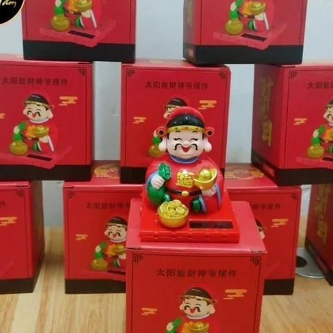 Tượng thần tài may mắn năng lượng mặt trời –tượng phật dùng để trang trí xe ô tô, bàn làm việc 841734