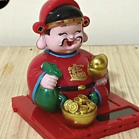 Tượng thần tài may mắn năng lượng mặt trời –tượng phật dùng để trang trí xe ô tô, bàn làm việc 841734