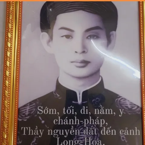 5 mẫu khung hinh thờ MẸ DIÊU TRÌ + CỐ HỶ + ĐỨC HUỲNH GIÁO CHỦ + ĐẠO CAO ĐÀI VÀ QUAN ÂM 841783