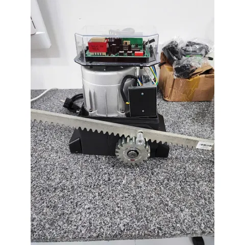 Thanh Răng Cho Ray Cửa Tự Động Thiết Kế Thông Minh Chắc Chắn Dễ Sử Dụng - Modul 4 10x30x1000 + Bánh Nhông 12R/ 14R/ 16R.