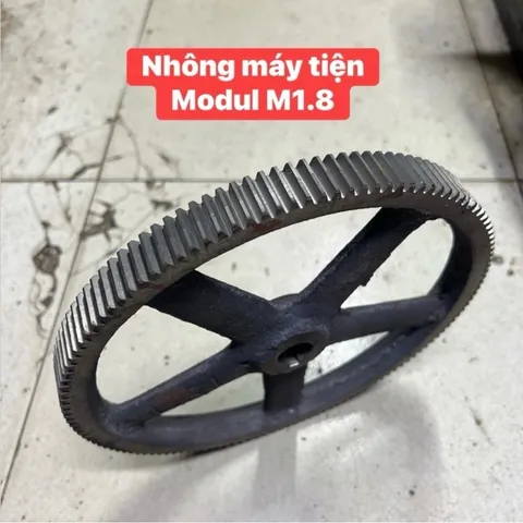 Nhông Máy Tiện Modul M1.8-20R/25R/35R/65R/80R/120R/127R. Dày 20mm - Lỗ 20mm . Ko Cùi. Chất liệu : Gang.