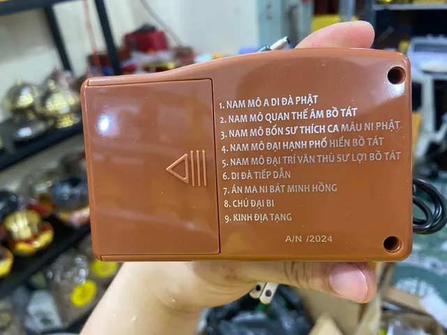 Máy tụng kinh cắm điện 9 bài kèm dây cắm trực tiếp