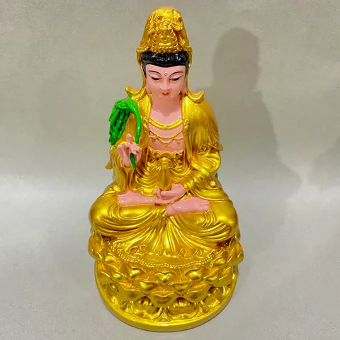Tượng Phật Quan Âm Bồ Tát Ngồi Màu Nhũ Vàng Cao 30 cm