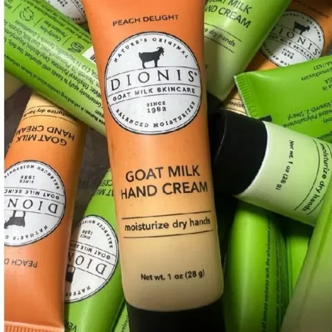 Kem chống lão hóa da tay DIONIS GOAT MILK SKINCARE dưỡng ẩm, cải thiện sự không đều màu c...