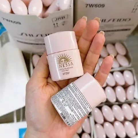 Sữa Chống Nắng Dưỡng Da Anessa Perfect UV Sữa Hồng 12ml