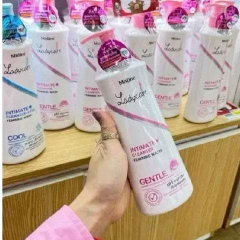 Dung dịch vệ sinh phụ nữ Mistine LadyCare Nhạy Cảm 200ml