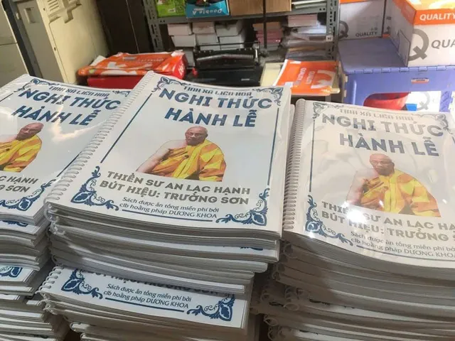 Nhang trầm bắc sạch thảo dược 100% : Liễu Tri Hương ( dài 20 cm Hộp 200 cây thời gian cháy 45 phút) - HM45