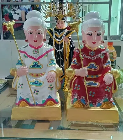TÔN TƯỢNG BÀ CHÚA XỨ, BÀ CỐ HỶ  ĐẤT NUNG CAO 40CM 2 MÀU ĐỎ VÀ VÀNG