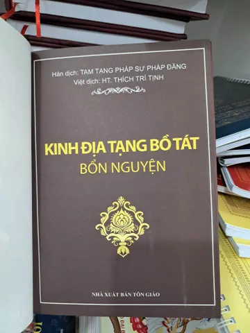 Kinh Địa Tạng Bìa Đỏ Cứng Ép Kim