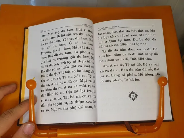 Kinh Nhật Tụng Bìa Da Thầy Minh Thời