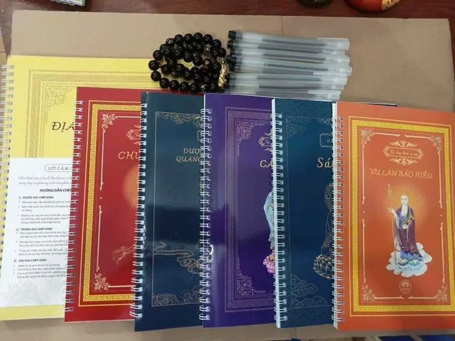 Combo 6 vở chép in mờ  (Địa Tạng ,Sám Hối, Chú Đại Bi, Dược Sư, Vu Lan, Cầu An) cực hay