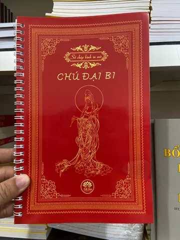 Combo 4 vở chép kinh in mờ (Kèm 4 bút,28  ruột + vòng trầm đeo tay) cực đẹp