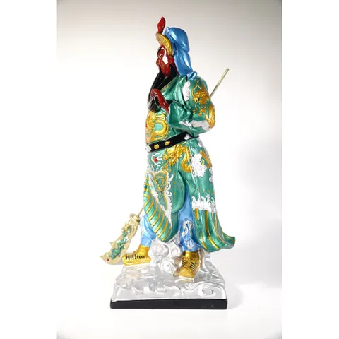 Tượng quan công quan thánh đế quân đứng vuốt râu bột đá composite cao 40cm