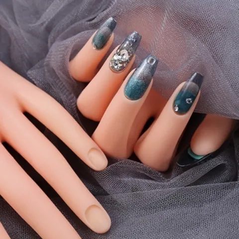 Bàn tay giả silicon nail chuyên dụng cho học viên thực hành nhanh lên tay nghề