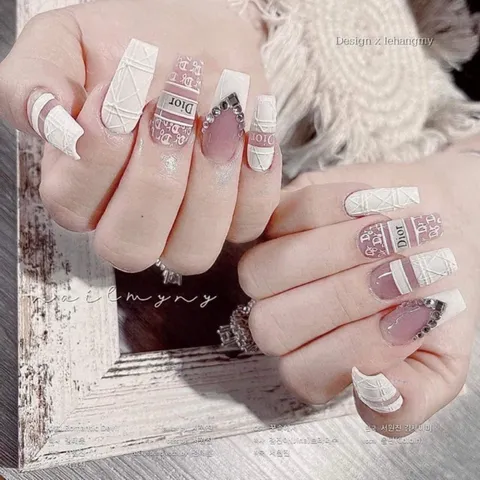 Gel vẽ nổi đen trắng trong chà tráng gương vẽ tạo kiểu nail siêu đặc đẹp