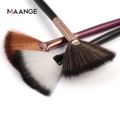 Cọ phủi móng hình quạt siêu xinh gọn nhẹ ngành nail