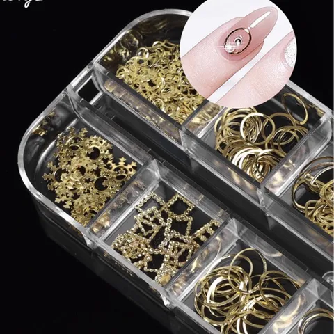 Khay cham vàng bạc đính móng design nail Hàn siêu xinh