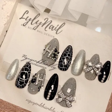 Sơn gel sơn nứt đen trắng làm mẫu nail nứt cực chất đang Hot