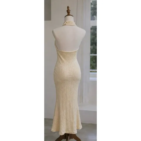 (NEW) Đầm maxi cổ yếm hở lưng đuôi cá (<46kg)