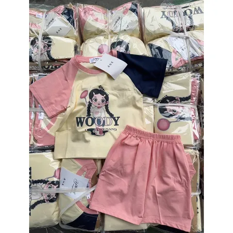 Đồ bộ bé gái, set bộ áo cộc tay chất cotton họa tiết cô gái Woody kèm quần legging đùi cho bé 10-28kg