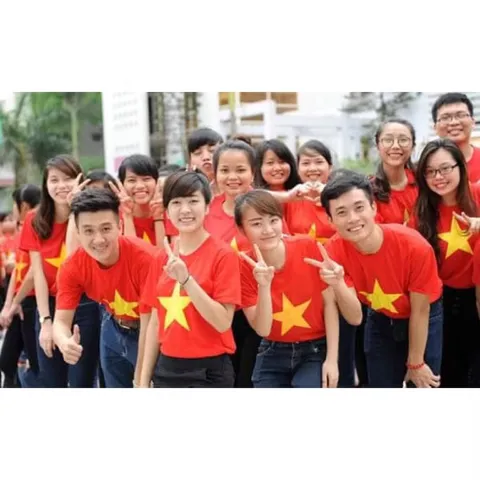 Áo thun gia đình, áo cờ đỏ sao vàng chất đẹp size cho người lớn và trẻ em từ 9-70kg