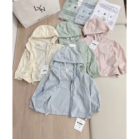 Áo khoác nhẹ, áo khoác gió 4 màu cho bé trai và bé gái size 7-27kg