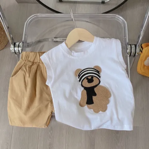 Bộ quần áo bé trai, set bộ áo cotton tay hến họa tiết thêu đắp chú Gấu quàng khăn kèm quần short siêu dễ thương cho bé