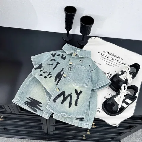 Quần áo bé trai, set bộ áo sơ mi Jean chữ kèm quần Short cho bé 10-30kg