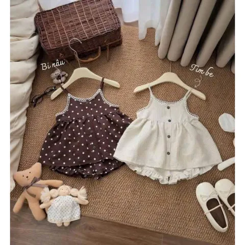 Quàn áo bé gái, set bộ bé gái áo 2 dây đũi chấm bi kèm quần short đùi phong cách Hàn Quốc ( Size 10-30kg)