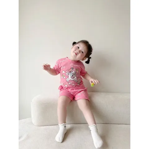 Quần áo bé gái, set bộ cộc tay cotton hoạ tiết Hello Kitty và Barbie cho bé 9-26kg
