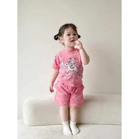 Quần áo bé gái, set bộ cộc tay cotton hoạ tiết Hello Kitty và Barbie cho bé 9-26kg