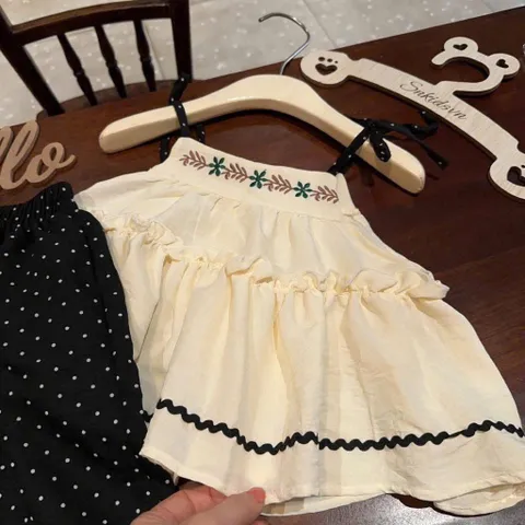 Quần áo bé gái, set bộ áo 2 dây đũi kèm quần suông chấm bi cho bé 10-30kg