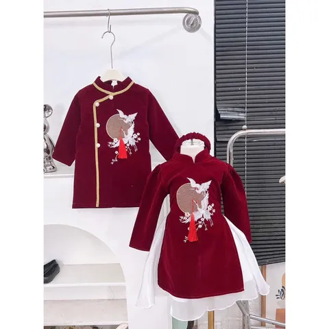 Áo dài cách tân cho bé, set cặp áo dài nhung phối viền ánh vành thêu họa tiết chim én cho bé trai và bé gái 8-30kg