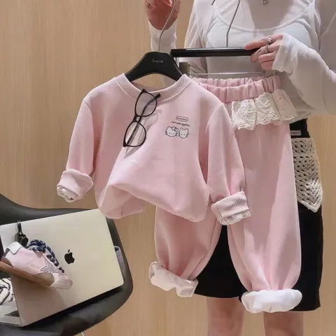 Quần áo thu đông bé gái, set bộ nỉ 2 da màu hồng pastel hoạ tiết nỉ Hello kitty cho bé 10-30kg