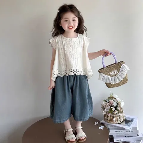 Quần áo bé gái, set áo ren thô boi kết hợp quần jean lửng ống rộng phong cách Hàn Quốc cho bé 10-30kg