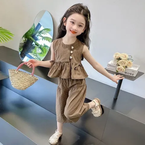 Quần áo bé gái, set bộ chất đũi chấm bi áo sát nách dáng Pelum quần lửng rộng cho bé 10-28kg